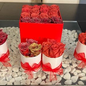 Forever rose boxes